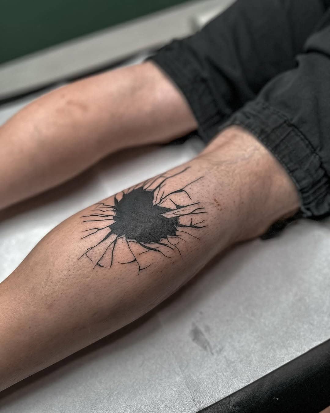 Blackwork — Broken